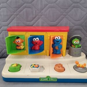 Fisher Price Sesame Street 2004 pop up pals baby toy, tested, works